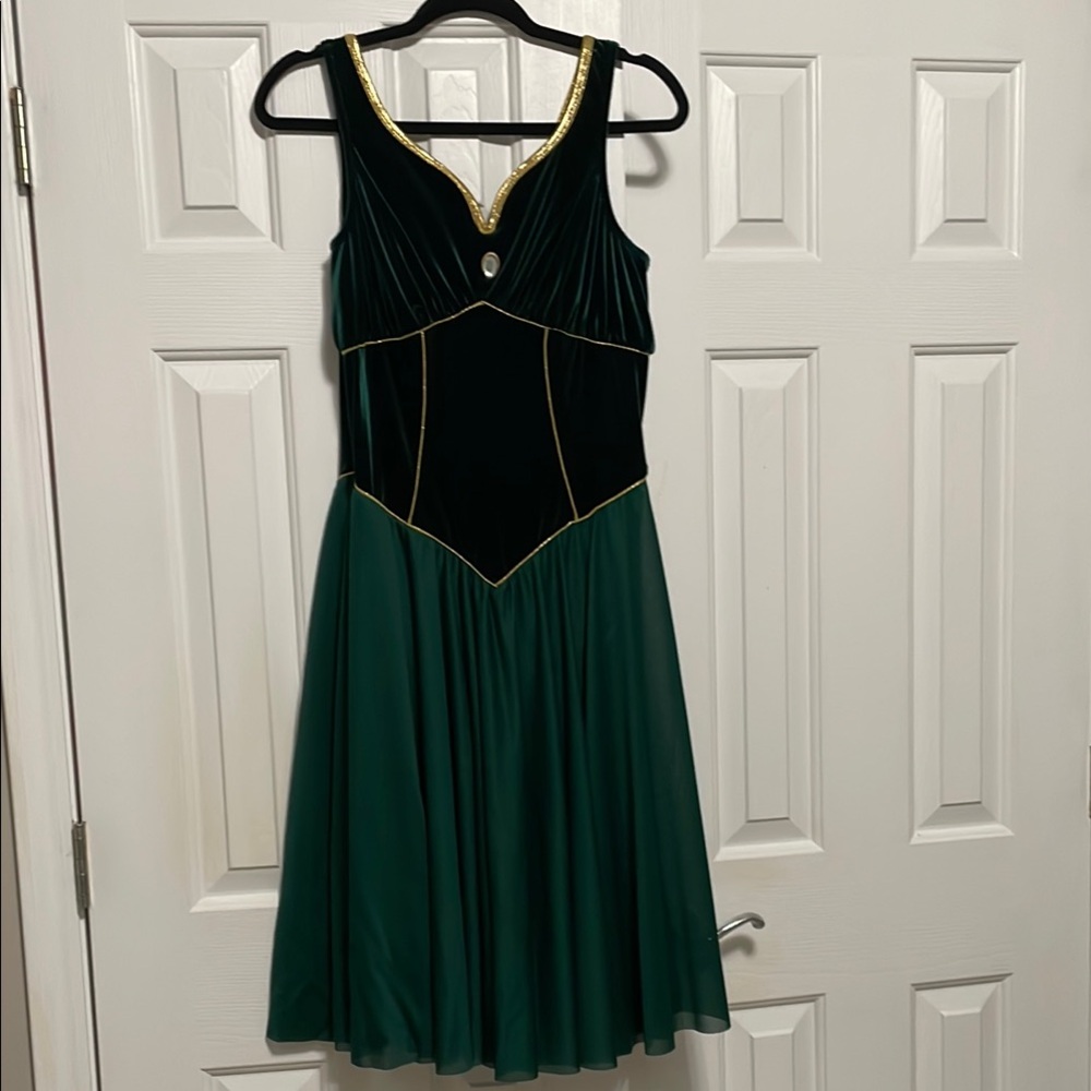Elegant Green and Gold Women's Ballet Costume